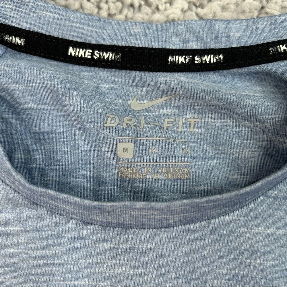Nike Shirt Mens Medium Swim Crewneck Tee Drifit Active Outdoors Gym Fitness